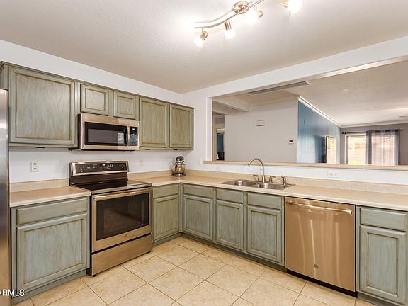 3rd image of 44732 W Balboa Dr