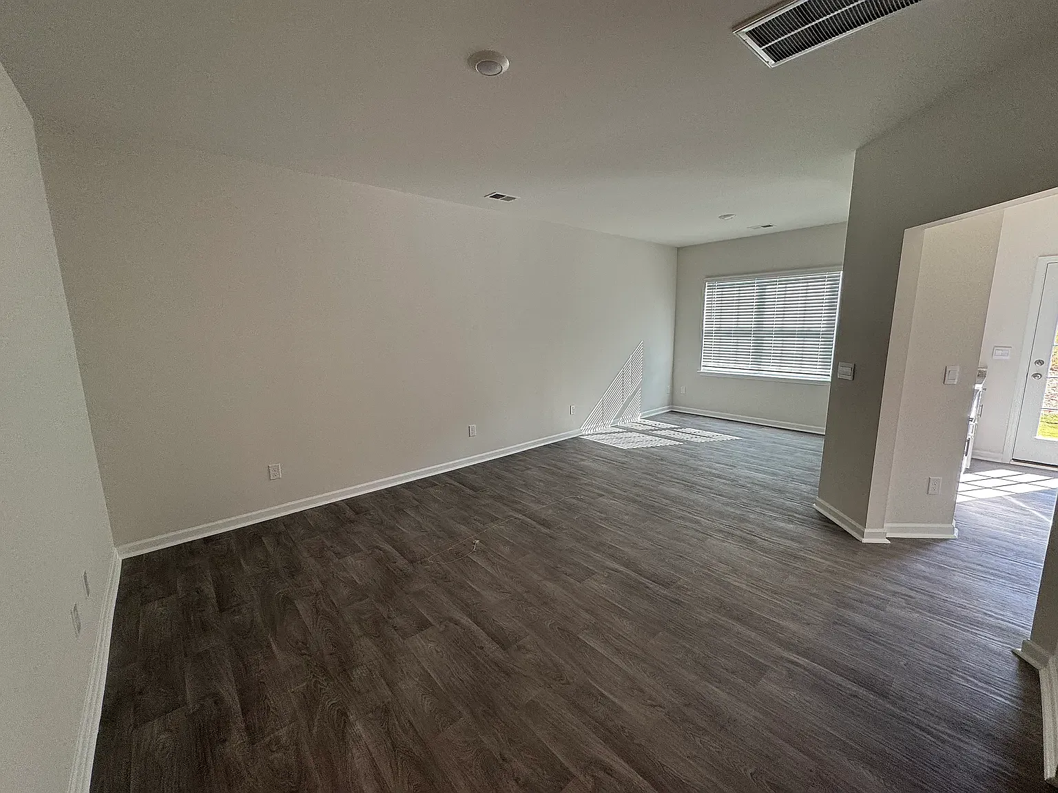3 bed, 2.5 bath, 1429 sqft, $1,875 — Photo 1