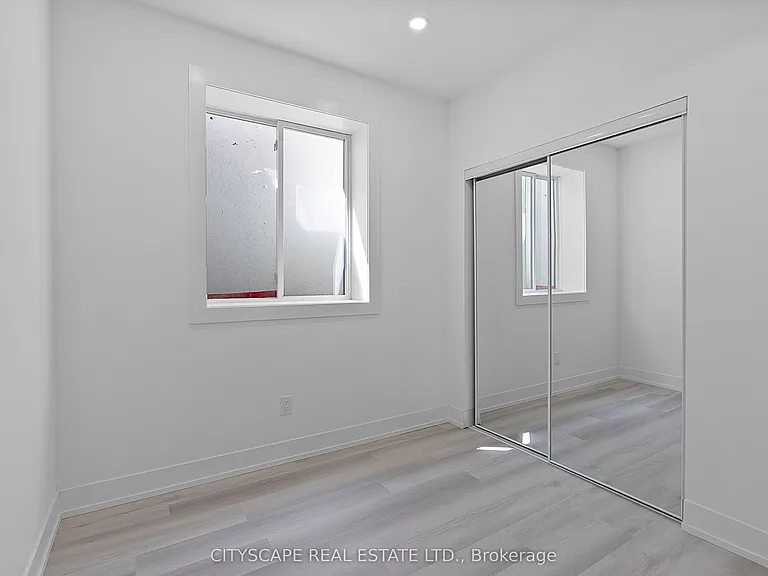 587 Oakwood Ave #1 — Photo 17