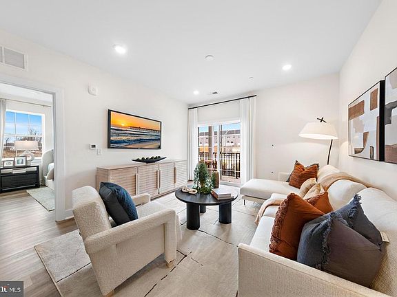 4th image of 2208 Prince Hall Dr