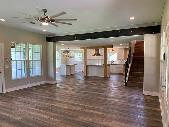 Open concept living/kitchen 