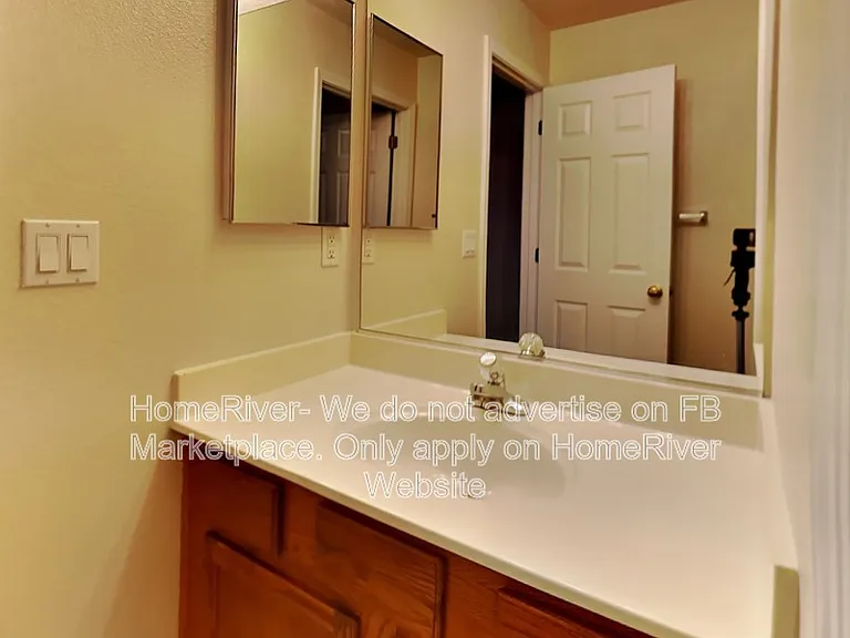 1069 Huntly Dr — Photo 20