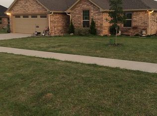 556 Crow Rd, Whitesboro, TX 76273