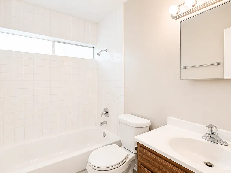 11906 Las Vegas St — Photo 12