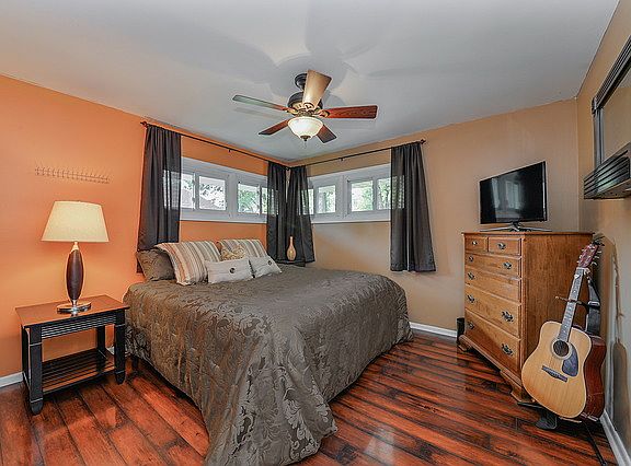 5th image of 212 E Hill Ave