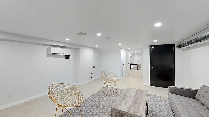 Rented by Compass | media 21