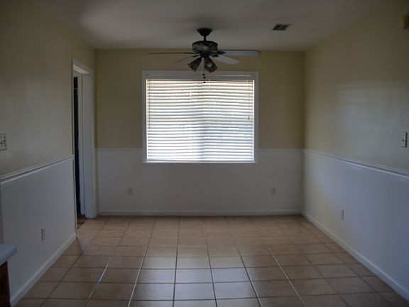 5th image of 4392 Summerlin Dr