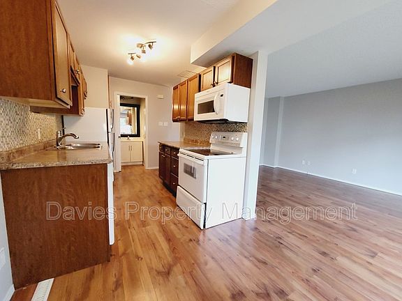 3rd image of 16405 89th Ave NW #B