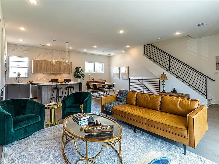 1236 W 25th St #C — Photo 1