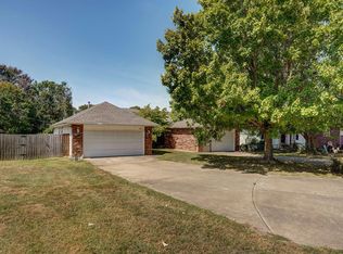 3497 S Parkmont Ct, Springfield, MO 65807