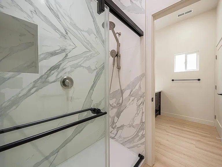 987 Harcourt Ave — Photo 15