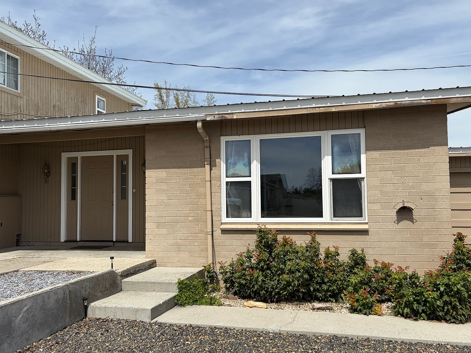 2 bed, 1000 sqft, $1,400 — Photo 3