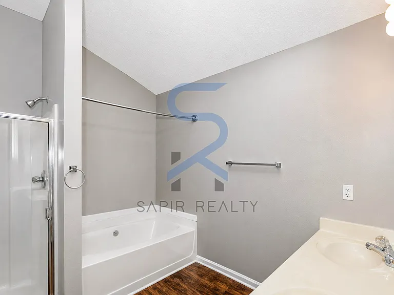 2552 Avery Park Cir — Photo 15