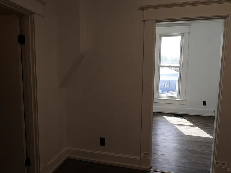 206 4th St #2 — Photo 12