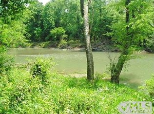 689 Metal Ford Rd, Hohenwald, TN 38462