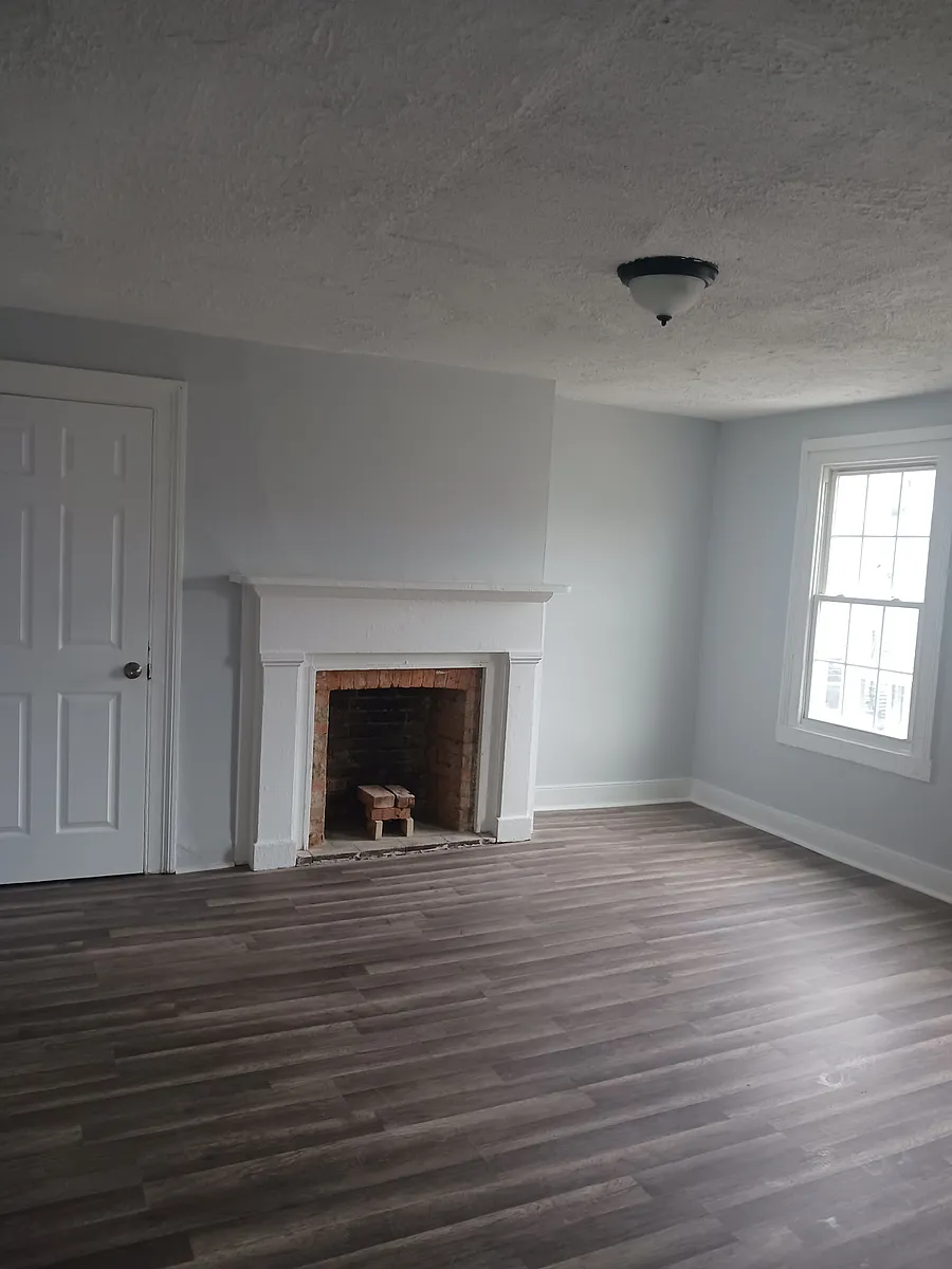 Photo 2 of 5 - 17 Conklin St #1 - Poughkeepsie, NY Building Photo - 17 Conklin St #1