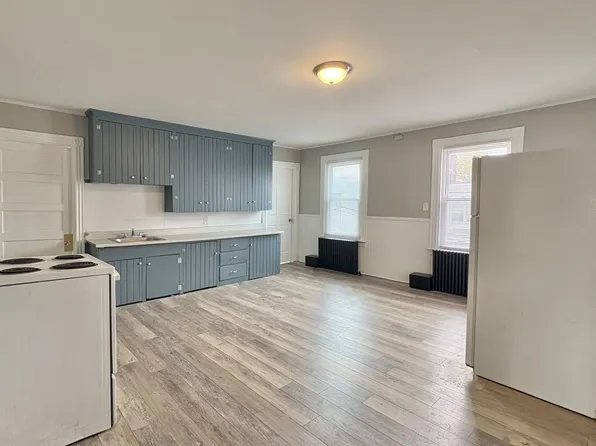 77 Birch St #4, Lewiston, ME 04240