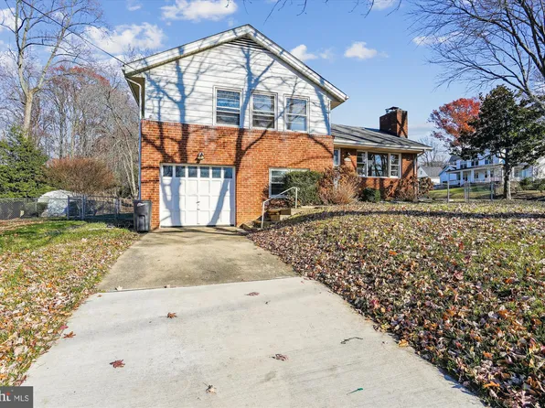 401 Old Court House Rd NE, Vienna, VA 22180