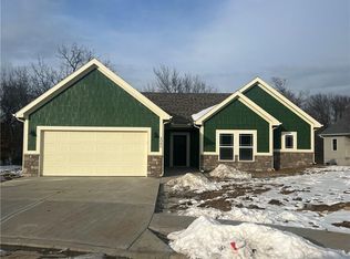 2080 Riverstone Dr, Excelsior Springs, MO 64024