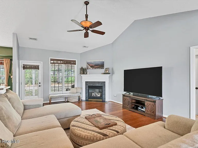 329 Green Links Dr — Photo 13
