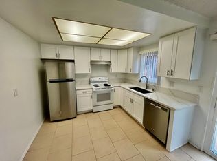 318-20 Hillside Ct, Vista, CA 92084