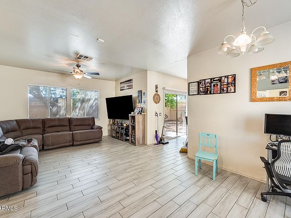 5th image of 615 E Los Arboles Pl