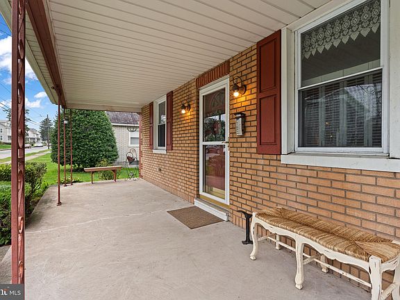 3rd image of 2822 Butler St