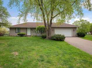 4870 Deerwood Ln N, Plymouth, MN 55442