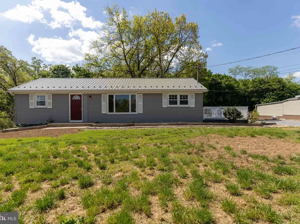 3232 Enoch Brown Rd, Greencastle, PA 17225