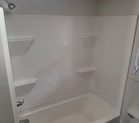 5th image of 617 Center St