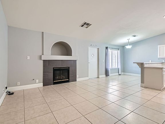 5th image of 924 Clubview Dr #200