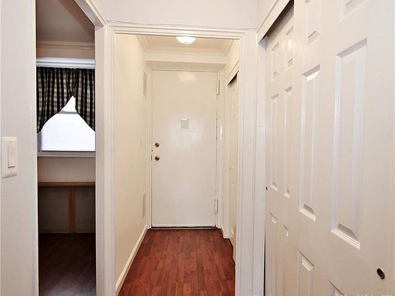 5th image of 91 Strawberry Hill Ave #1123