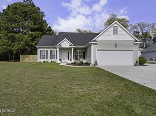 825 Washington Acres Rd, Hampstead, NC 28443