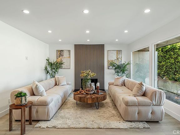 4th image of 11111 Vanalden Ave
