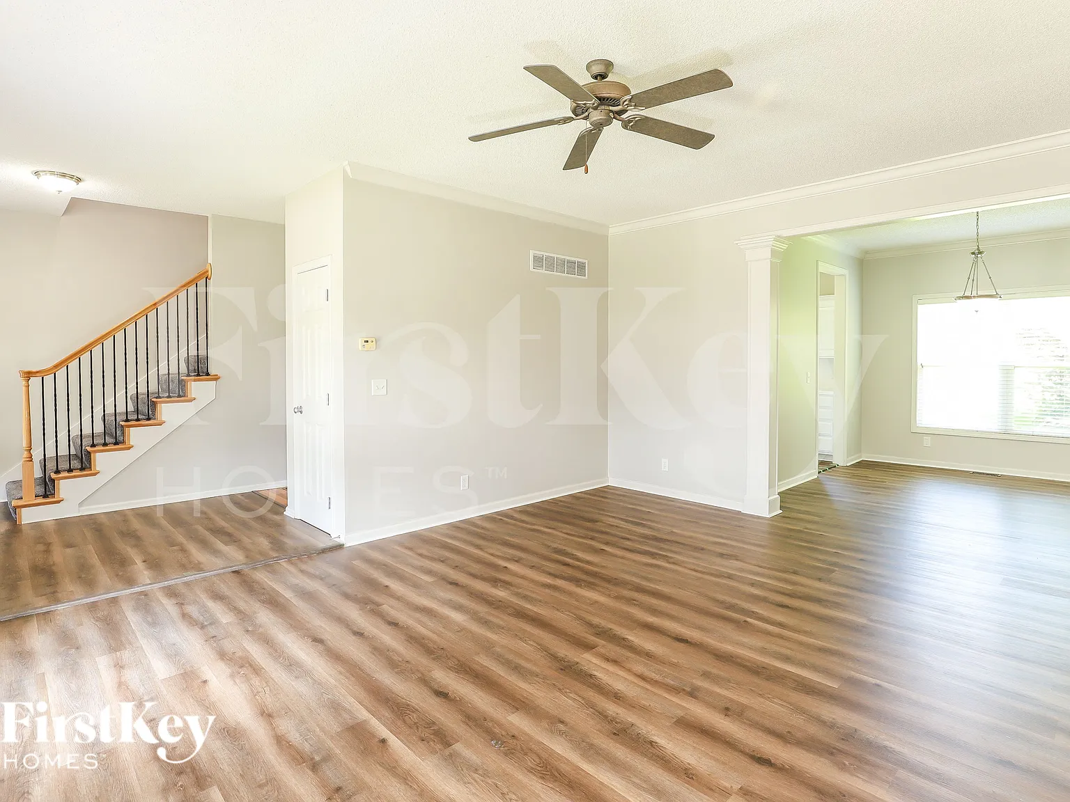 4 bed, 2.0 bath, 1927 sqft, $2,360 — Photo 4