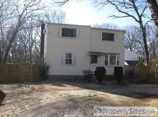 28 Bay Shore Rd, West Islip, NY 11795