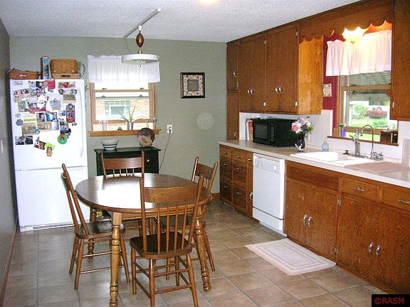5th image of 321 E Maine St
