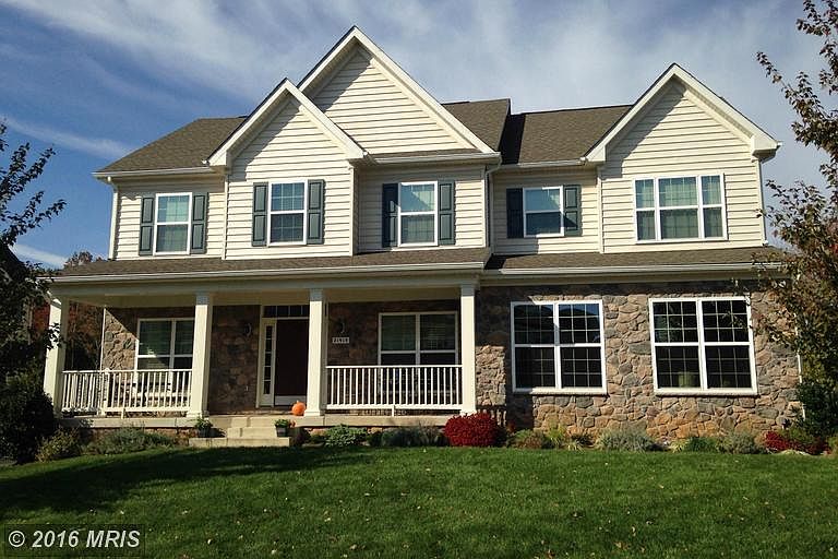 1st image of 21915 Knob Hill Pl