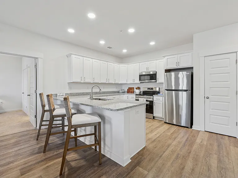 Lakeview Terrace — Photo 11
