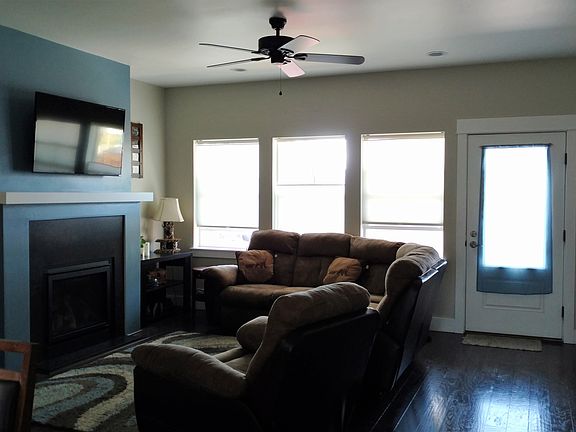 4th image of 3326 Tschache Ln