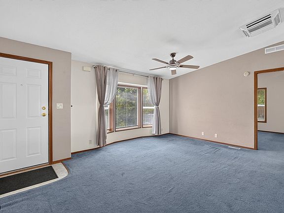 3rd image of 1135 Canyon Ave