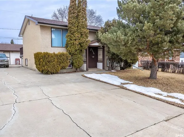 1416 Athabasca STREET W, Moose Jaw, SK S6H 6E1