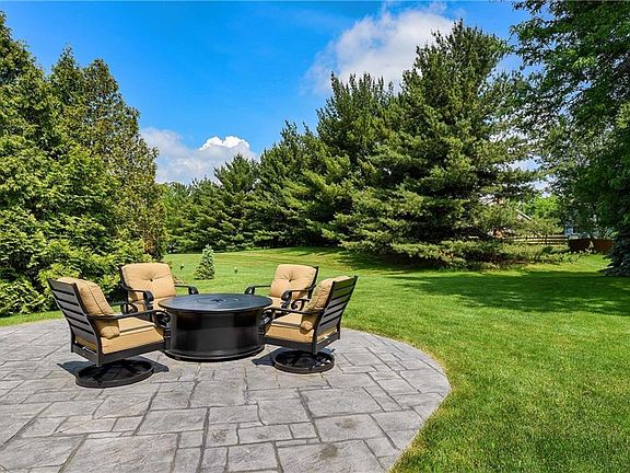 5th image of 14376 Pine Lakes Dr
