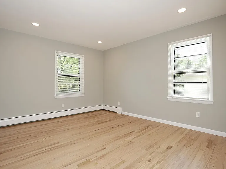 415 Goffle Rd — Photo 18
