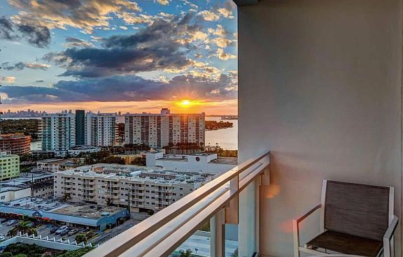 5th image of 6805 Collins Ave #09
