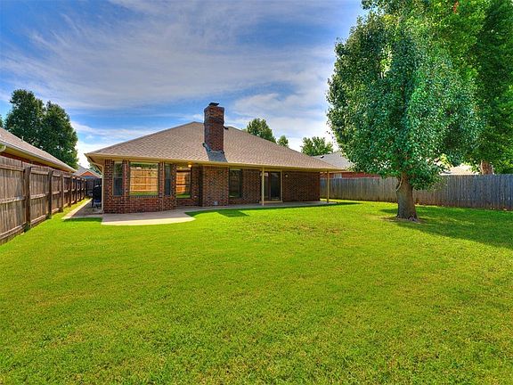 4th image of 18333 Chestnut Oak Dr