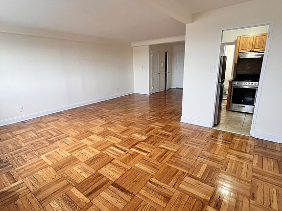 2nd image of 16215 Highland Ave APT 2R