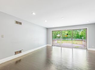 249 Milburn Ave, Crete, IL 60417