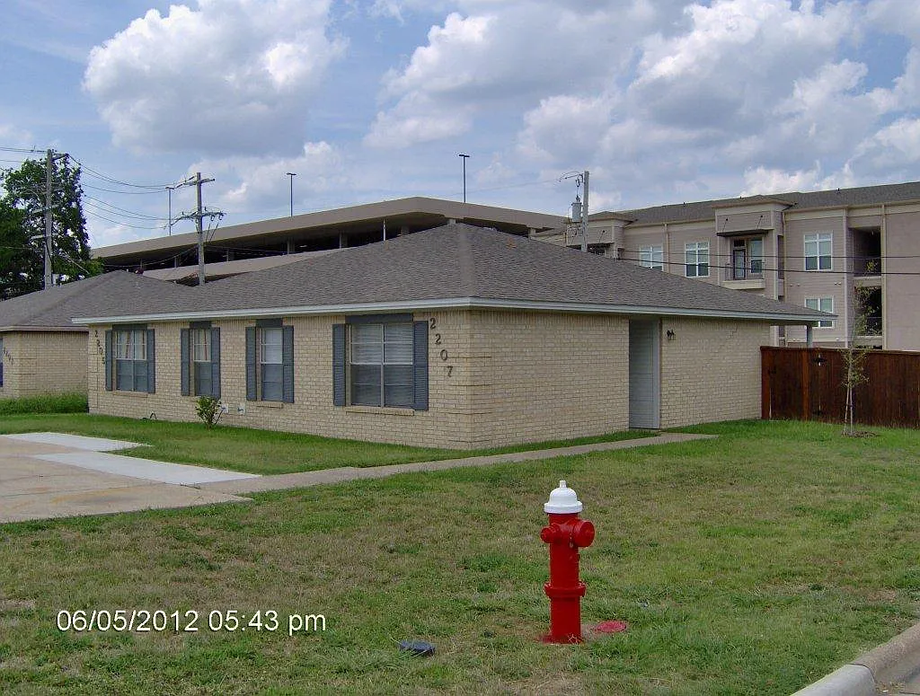 Crest St, College Station — Photo 1