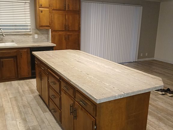 3rd image of 700 Riverlake Way
